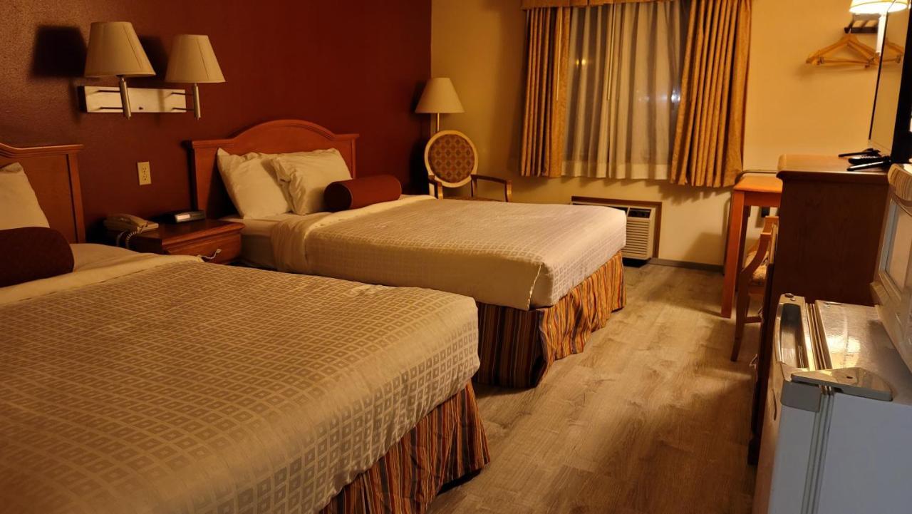 Grizzly Hotel Evanston